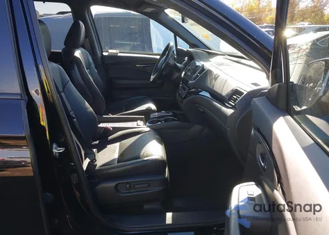 2019 Honda Passport Touring z USA, uszkodzony, nr VIN 5FNYF8H91KB028784